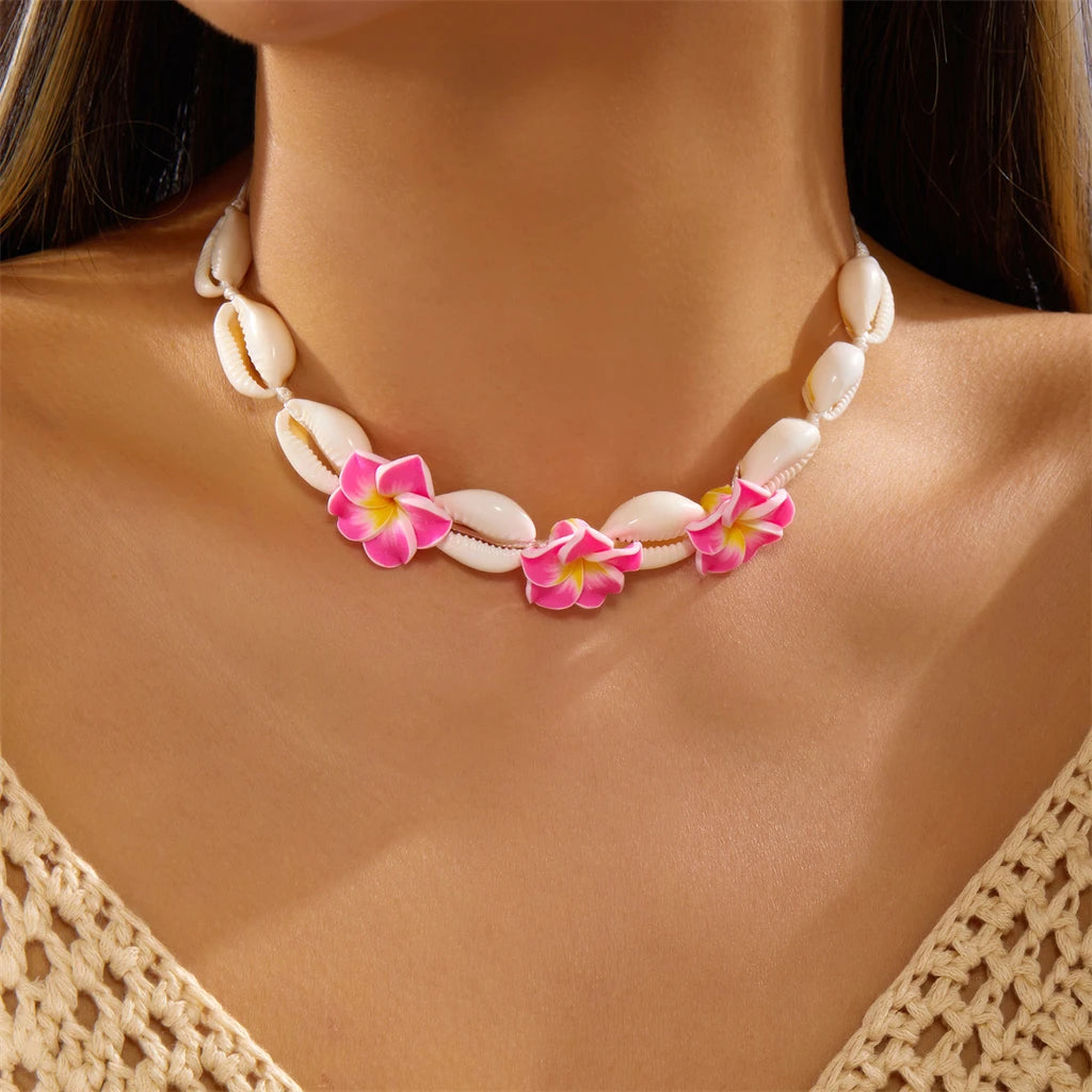 Bohemian Cowrie Shell Necklace Y2K Aesthetic Pink Plumeria Flowers Summer Beach Choker for Women Hawaiian Vacation Jewelry Gift