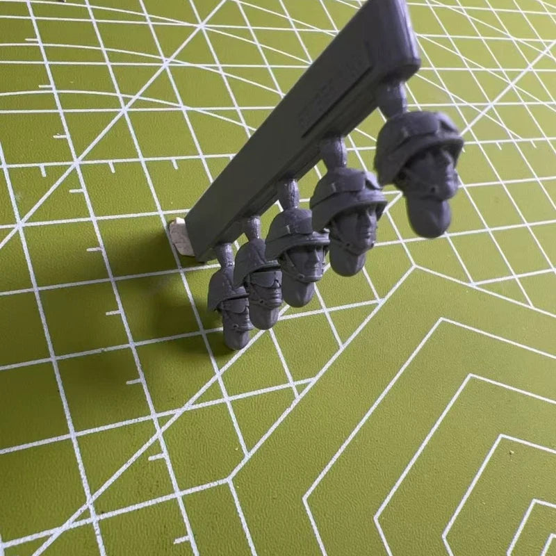 5 Pieces of 1:35 Die-casting Resin Model Kit Soldier Model Head Replacement Modification Unpainted