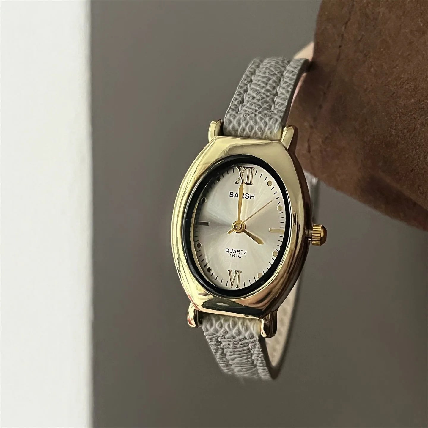 Hot Sale Luxury Women Small Oval Dial Watch Leather Strap Fashion Ladies Quartz Wristwatches Dropshipping Reloj Mujer Gifts