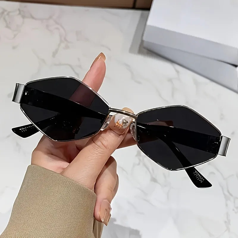 2PCS Ladies' Retro Hexagonal Gold Frame Fashionable Glasses Trendy Glasses Lightweight for Daily Wear Suitable for Parties