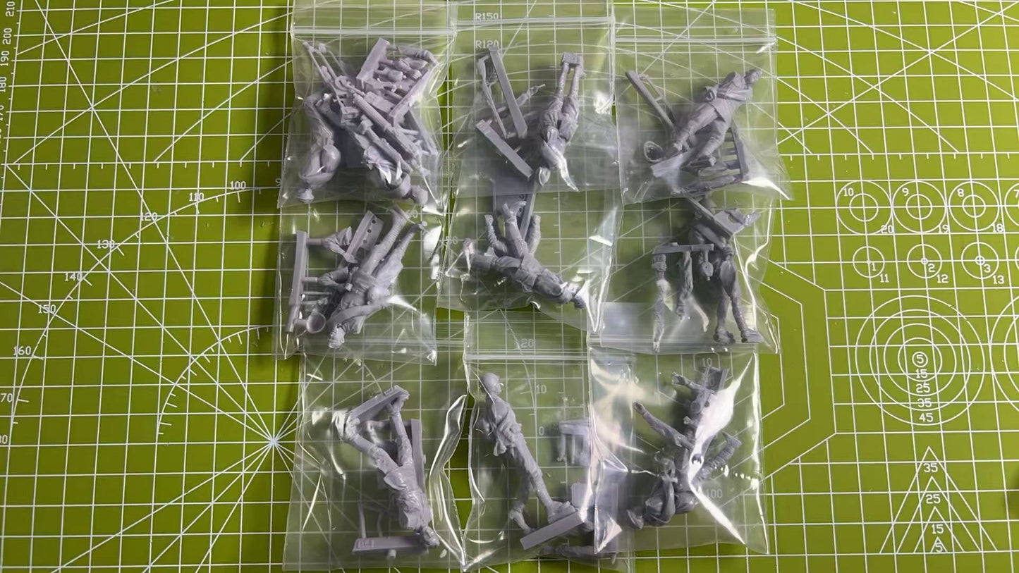 1/35 Die-casting Resin Model Assembly Kit, Soviet Soldiers 10 People, Unpainted