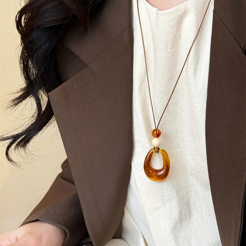 New Minimalist Circle Round Pendant Long Rope Necklace for Women Versatile High-End Sweater Chain Autumn Winter Niche Accessory