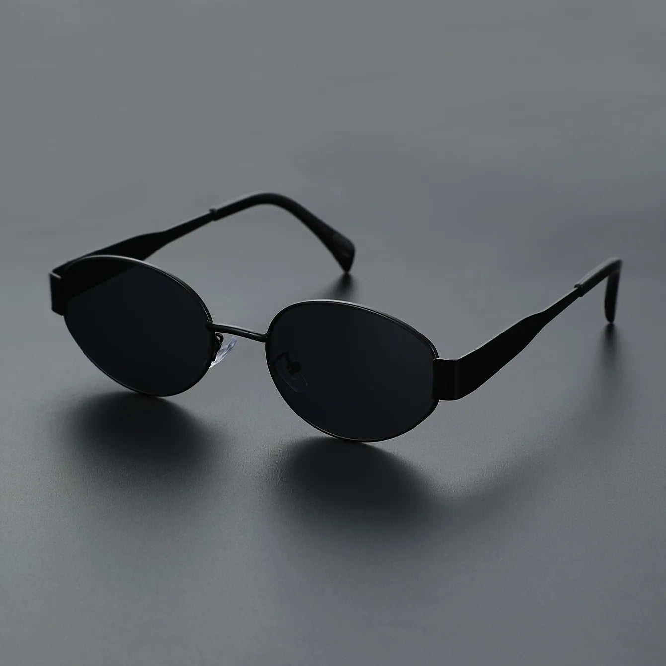 1pc Men's Vintage Inspired Oval Fashion Glasses with Black Lenses and Metal Frame Classic Fashion Accessory for Everyday Wear