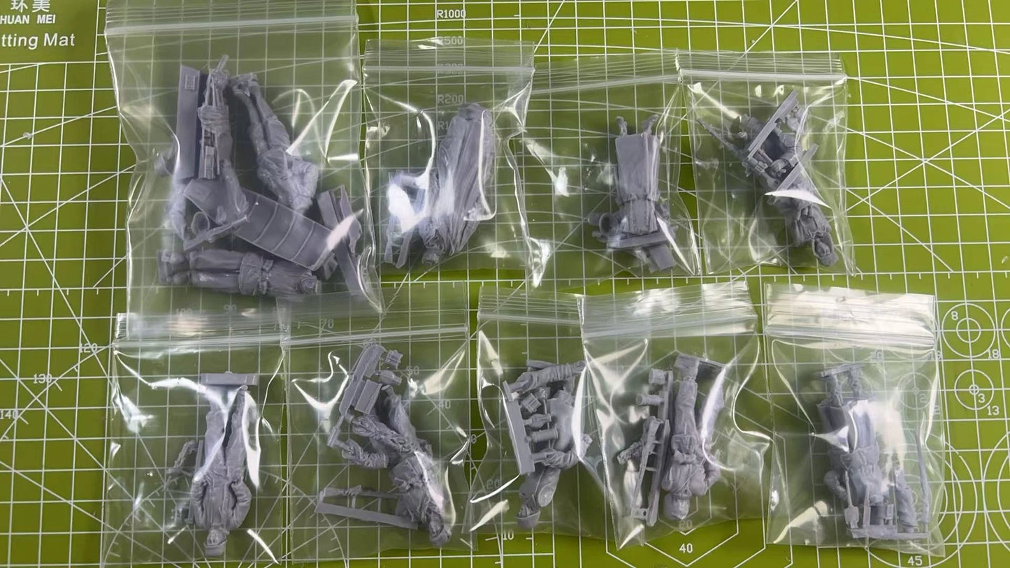 High Quality 1:35 Die-casting Resin Model Kit for Soviet Soldiers in Winter Scene with 10 People Unpainted