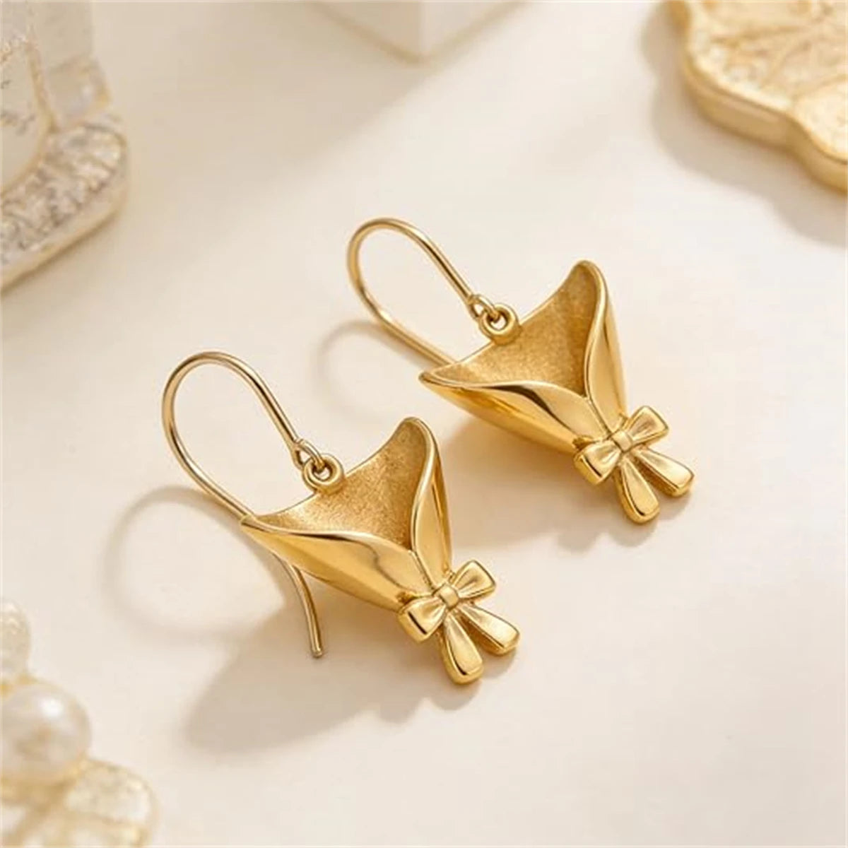 Wearable Bouquet Clip Flower Holder Earring and Necklace Set for Women Gold Tone Dainty Floral Jewelry Set Gift