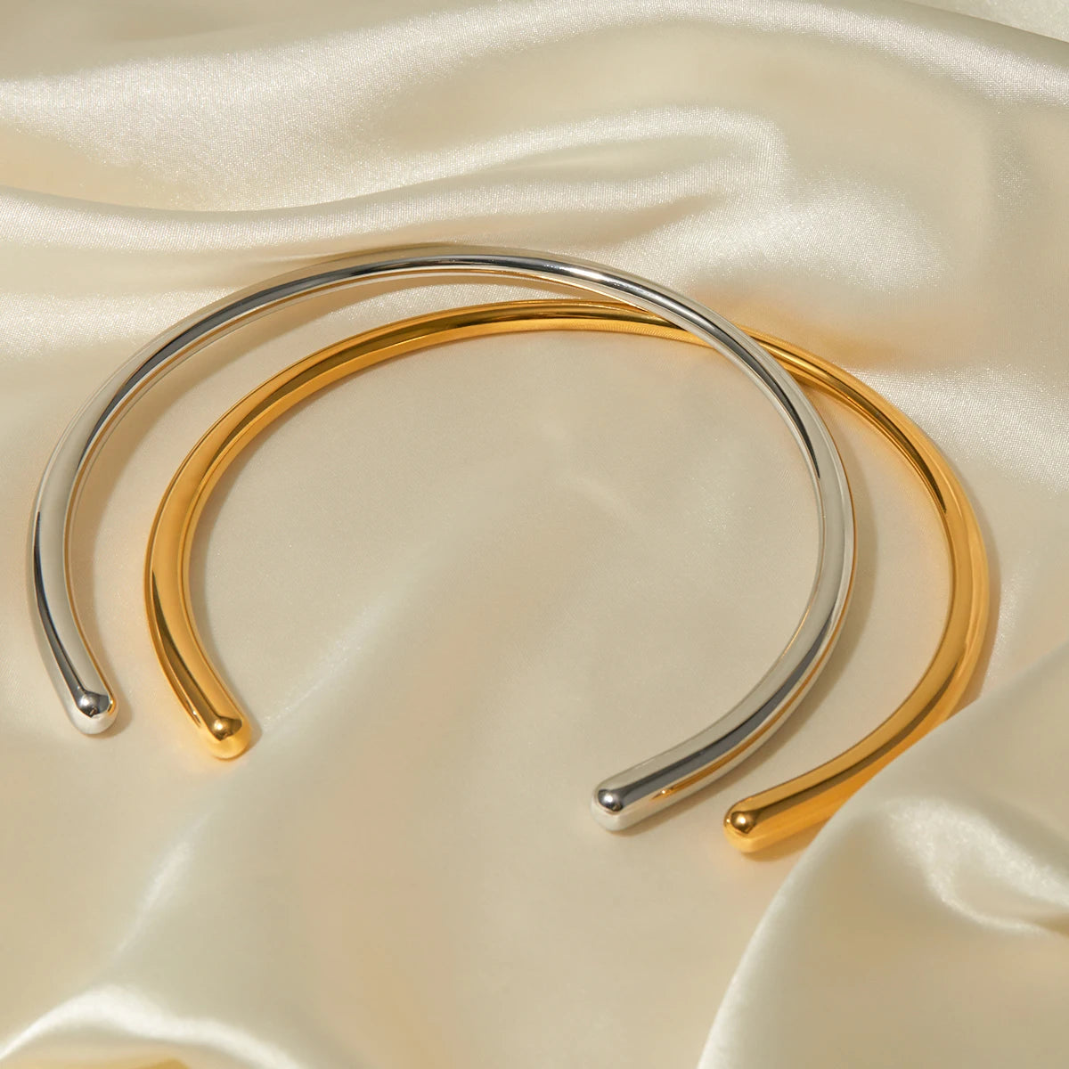 Uworld New Stainless Steel Minimalist Glossy Collar Necklace Exquisite Stylish Metal Distinctive Designer Style Jewelry collar