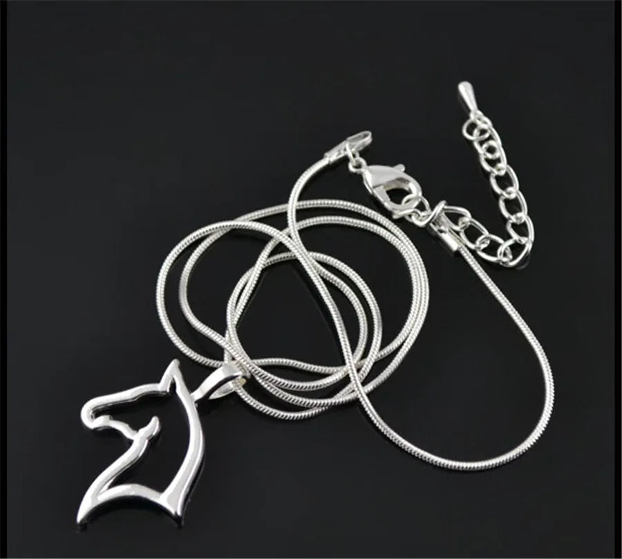 Fashion Cute Animal Horse Pendant Necklace For Women Dainty Silver Color Chain Clothing Costume Jewelry Accessories Wholesale