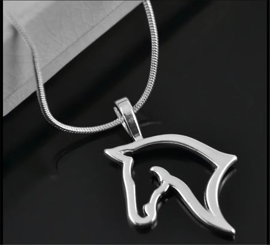 Fashion Cute Animal Horse Pendant Necklace For Women Dainty Silver Color Chain Clothing Costume Jewelry Accessories Wholesale
