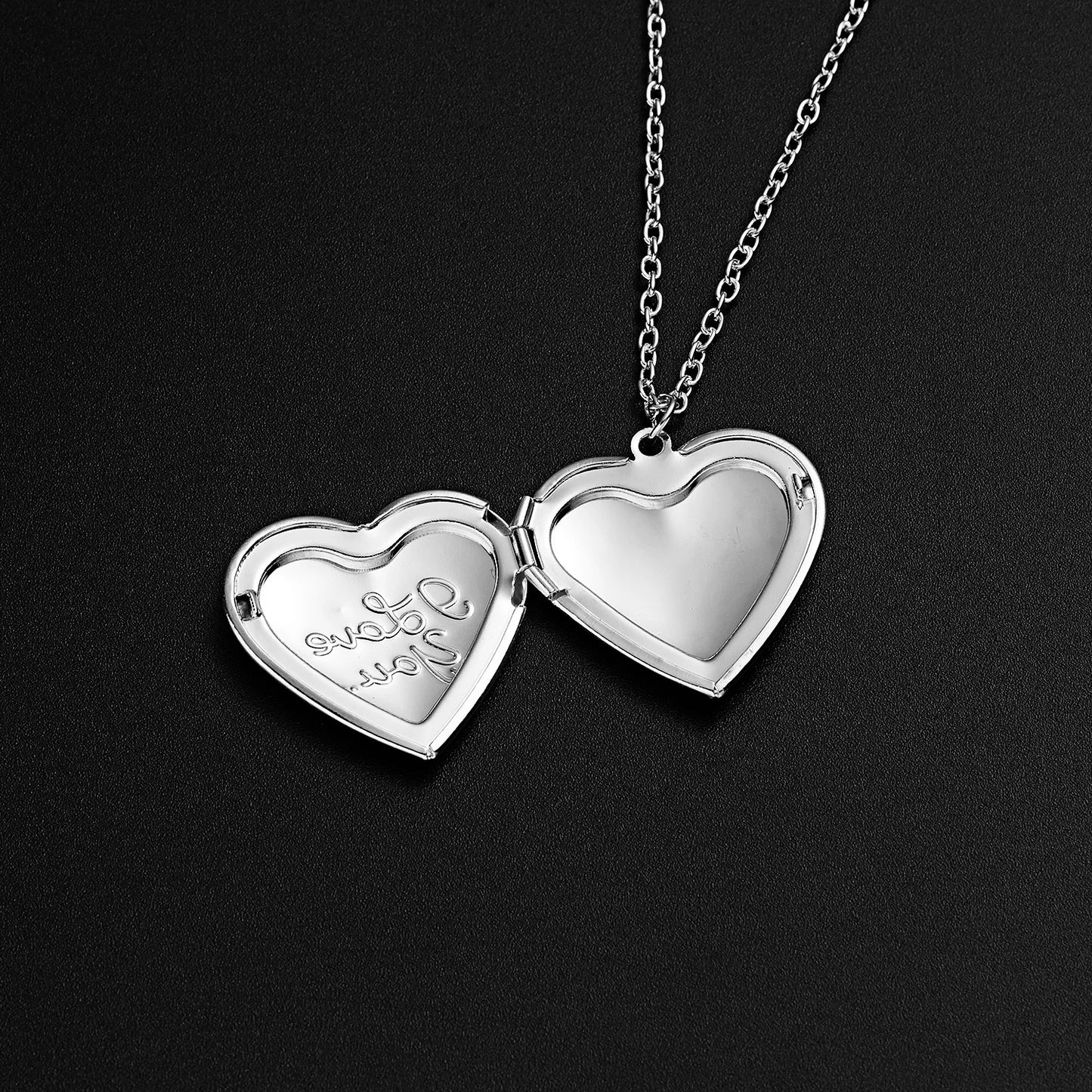 Romantic Cute Heart Photo Frame Pendant Necklace Love Heart Charm Openable Locket Necklaces Women Men Fashion Memorial Jewelry