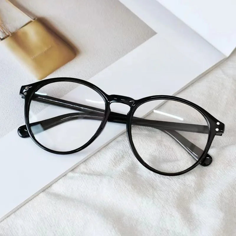 Men's and Women's Retro Rivet Lightweight Round Frame Anti Blue Light Glasses Suitable for Casual Wear