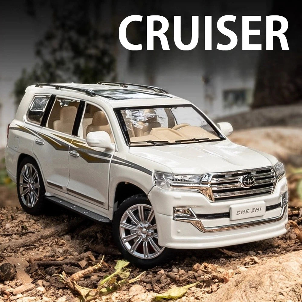 1/24 Land Cruiser RAV4 Car Toy Model Diecast Alloy ORV Cars Sound Light Pull Back 6 Door Can Be Opened Rubber Tires Vehicle Gift