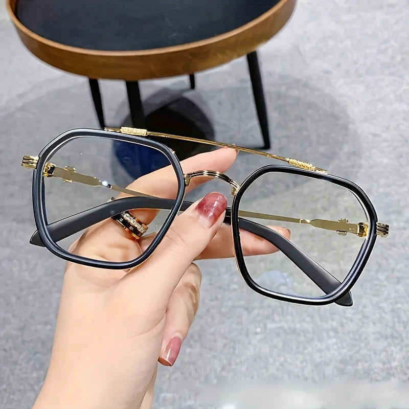 Innovative Square Pilot for Men and Women Metal Frame Perfect for Casual Attire and Activities