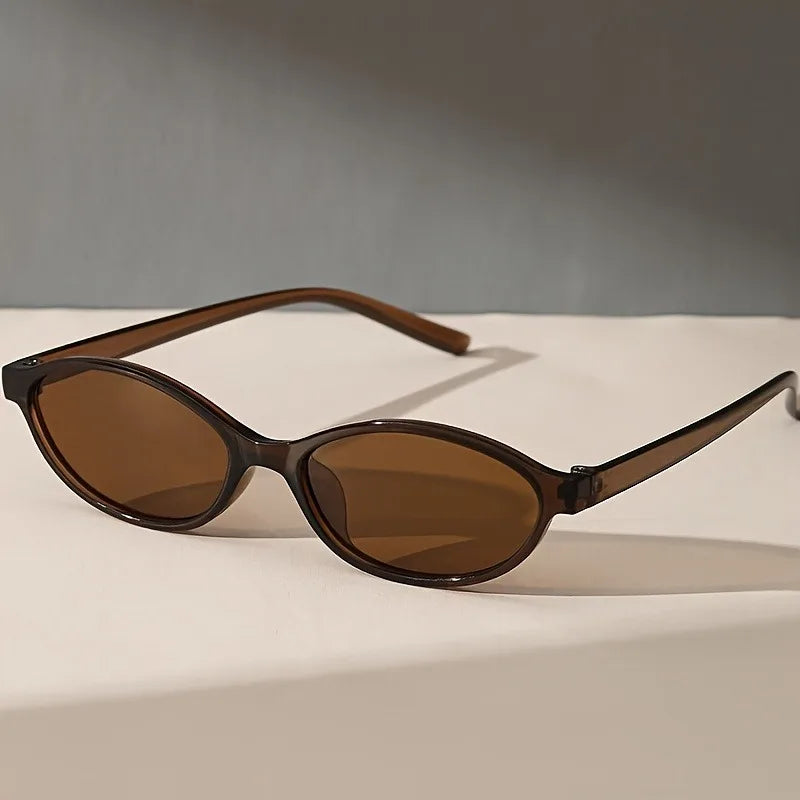 1 Pair of Women's Fashionable Oval Frame Glasses