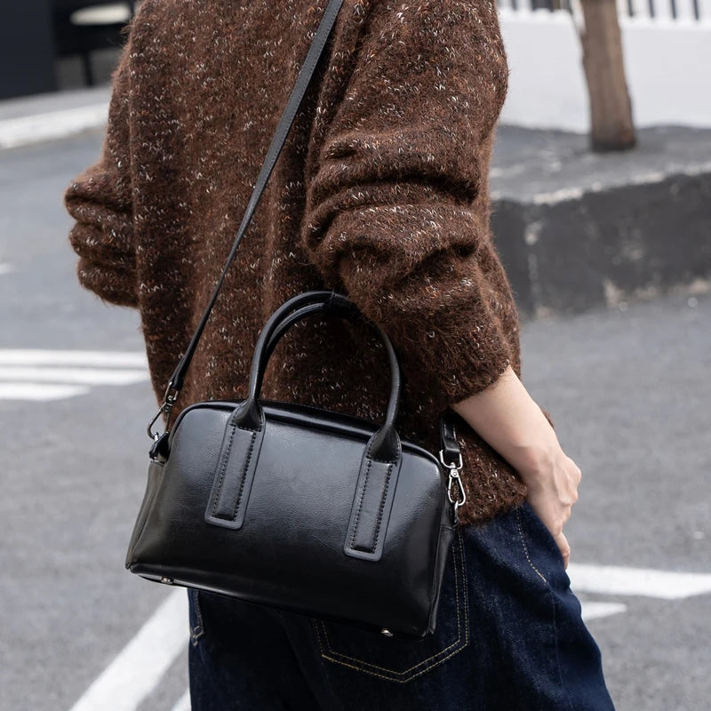 New Women's Genuine Leather Crossbody shoulder Bag Luxury Designer Handbag Bag Vintage Soft Waxed Cowhide Ladies Messenger Bag