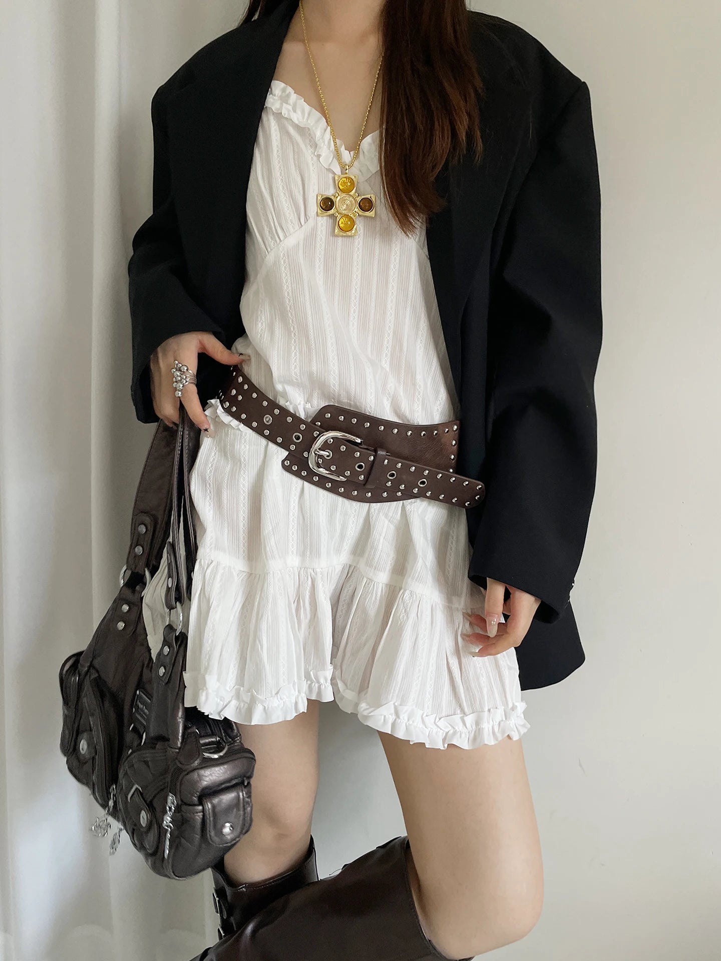 Retro Punk Style Rivet Wide Belt For Women With A Unique Design Sense Sexy Waist Belt To Match Skirts Jeans And Belts