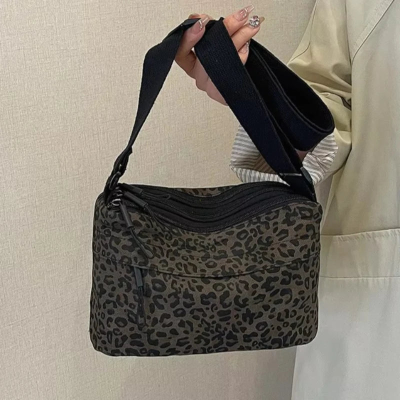 Small Niche Design Retro Leopard Print Autumn and Winter New Large Capacity Commuter Bag Crossbody Single Shoulder Exquisite
