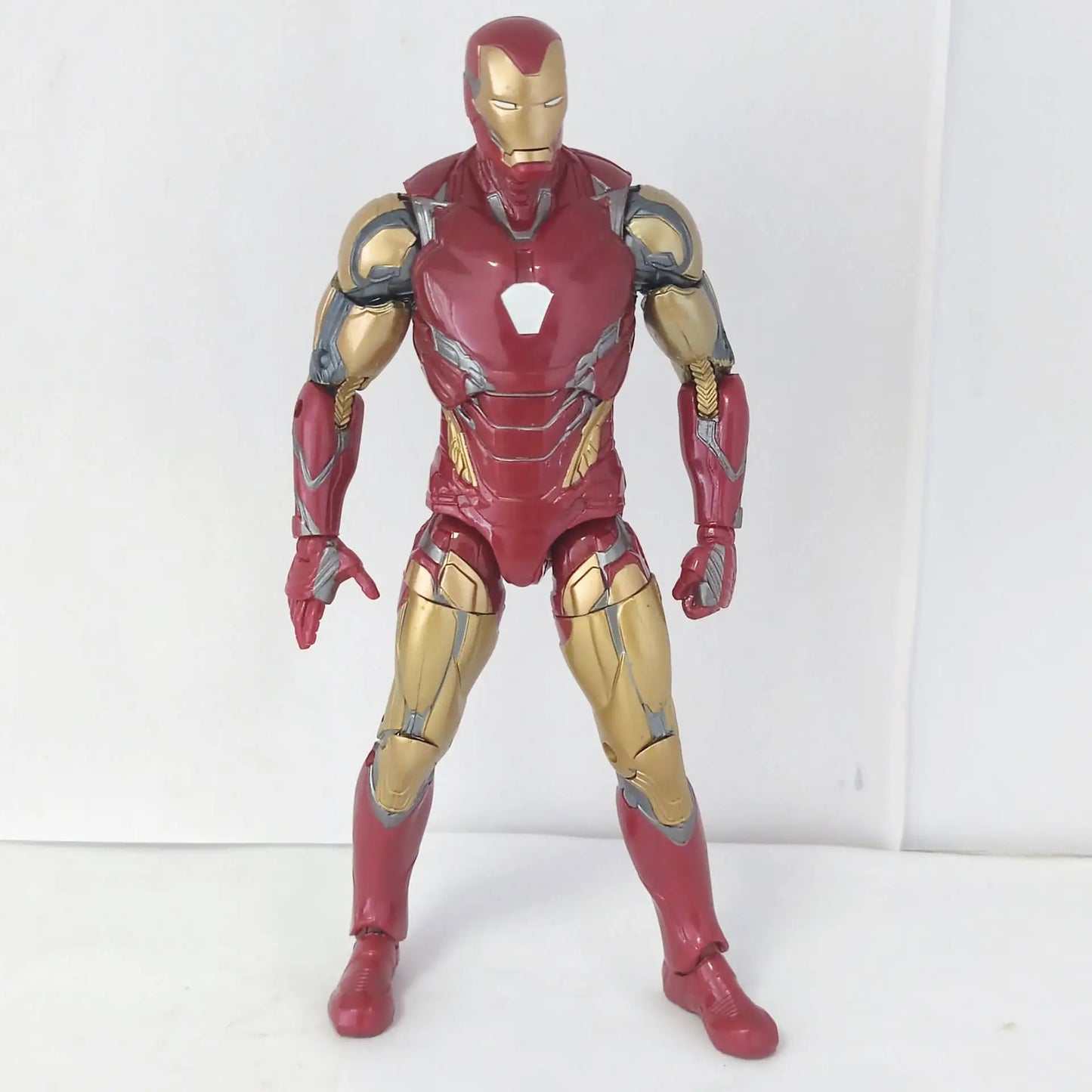 Marvel Legends Marvel Studio Iron Spiderman Iron Man MK85 6" Action Figure