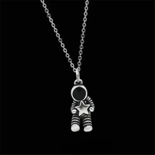Spaceman Magnetic Heart Pendant Necklace Astronaut Star Creative Couple Necklaces For Women Men Friendship Jewelry Lovers Gift