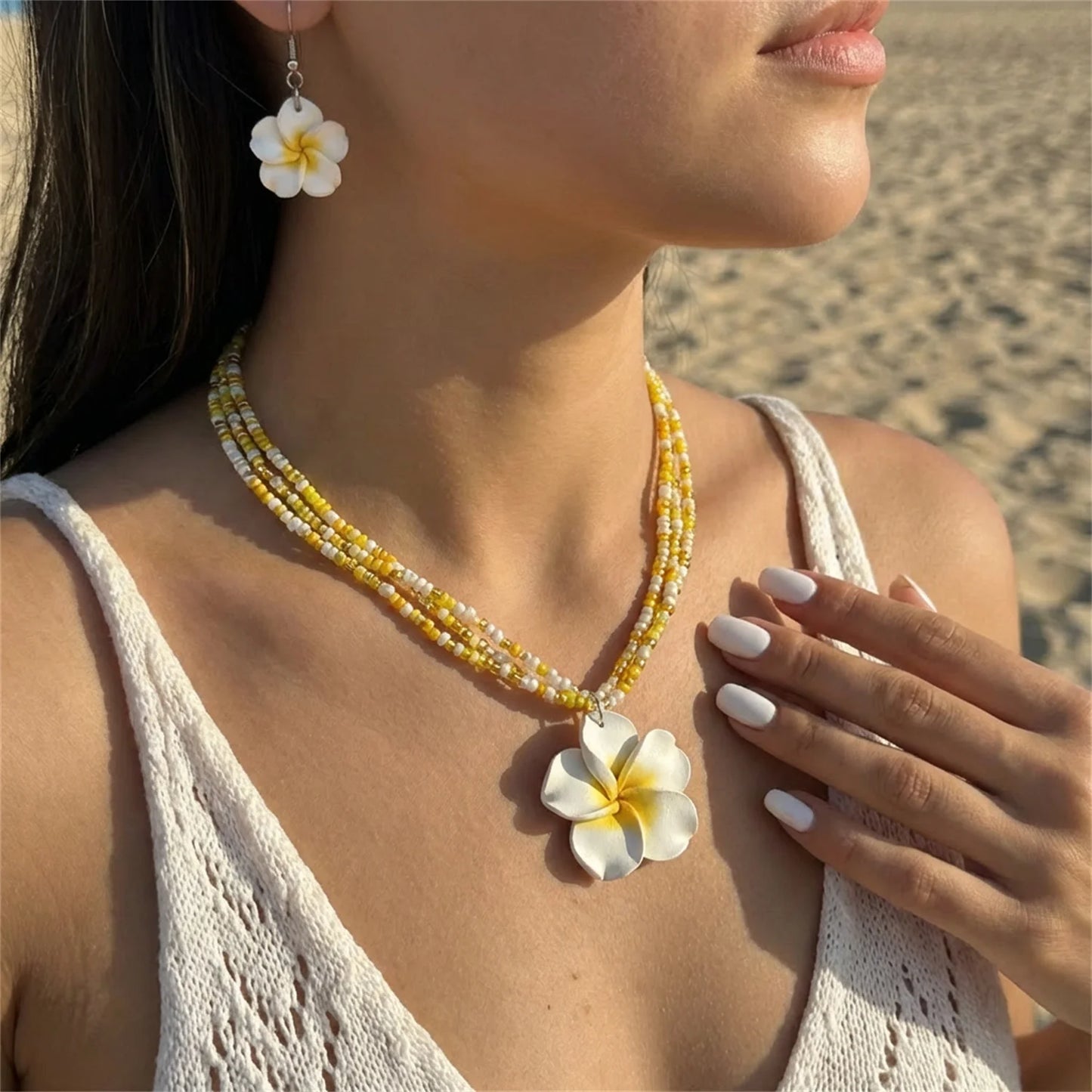 Bohemian White Plumeria Flower Necklace for Women Handmade Colorful Beaded Choker Summer Beach Vacation Jewelry Gift 2026 Trend