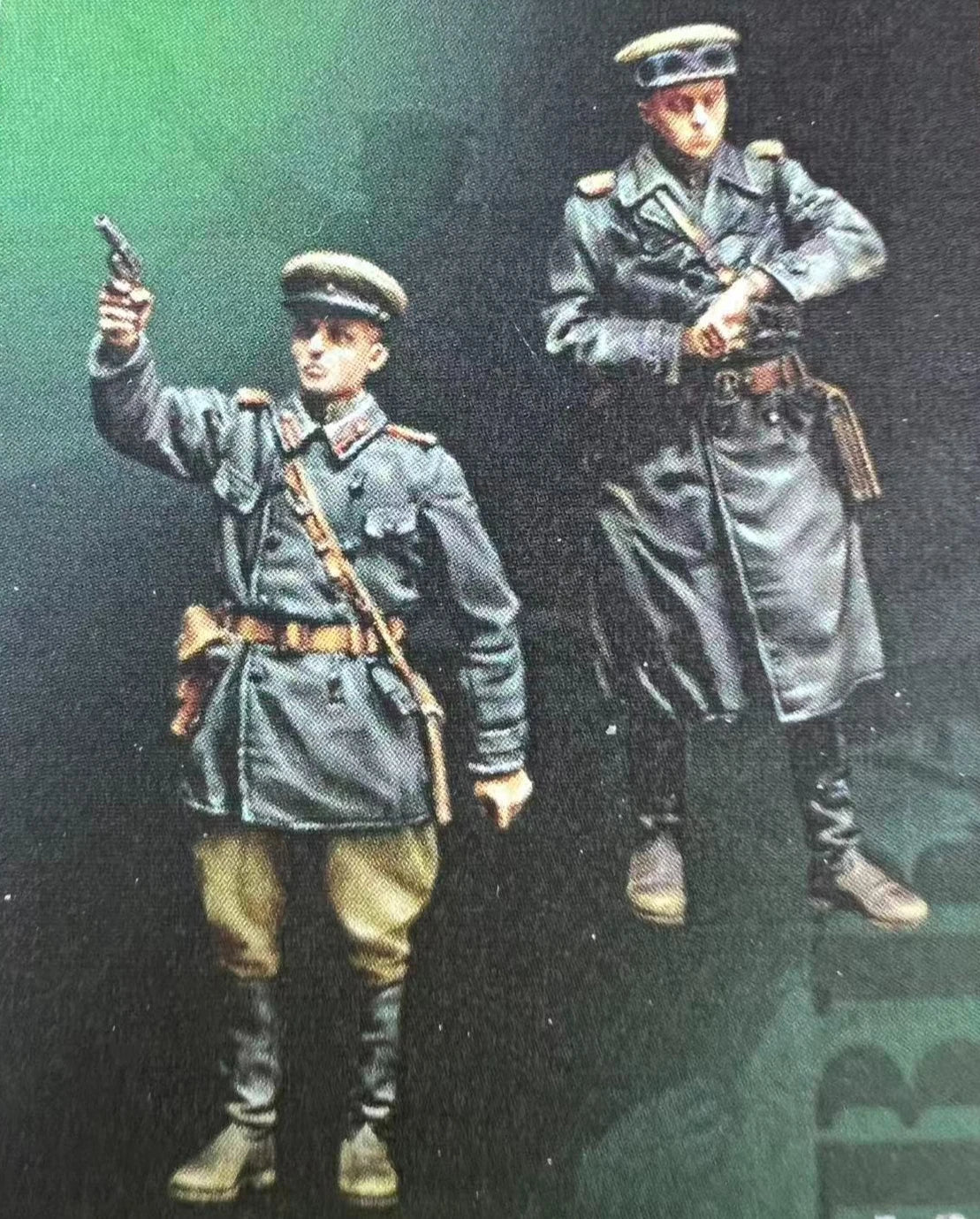 1: 35 Die-casting Resin Model, Military Commander with 2 People Observing The Status, Model Scene Layout, Unpainted Status