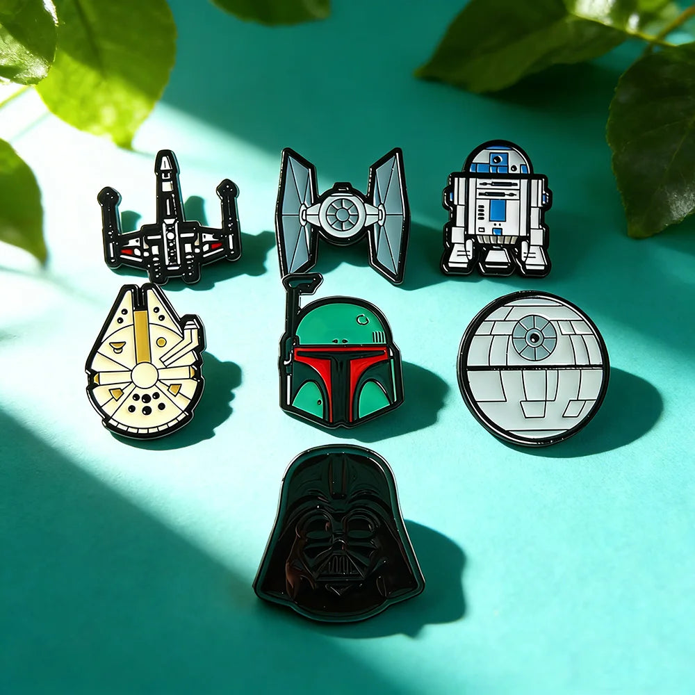 7 PCS Robot Brooch Metal Badge Pin Movie Merchandise for Students Backpack Decoration Gift