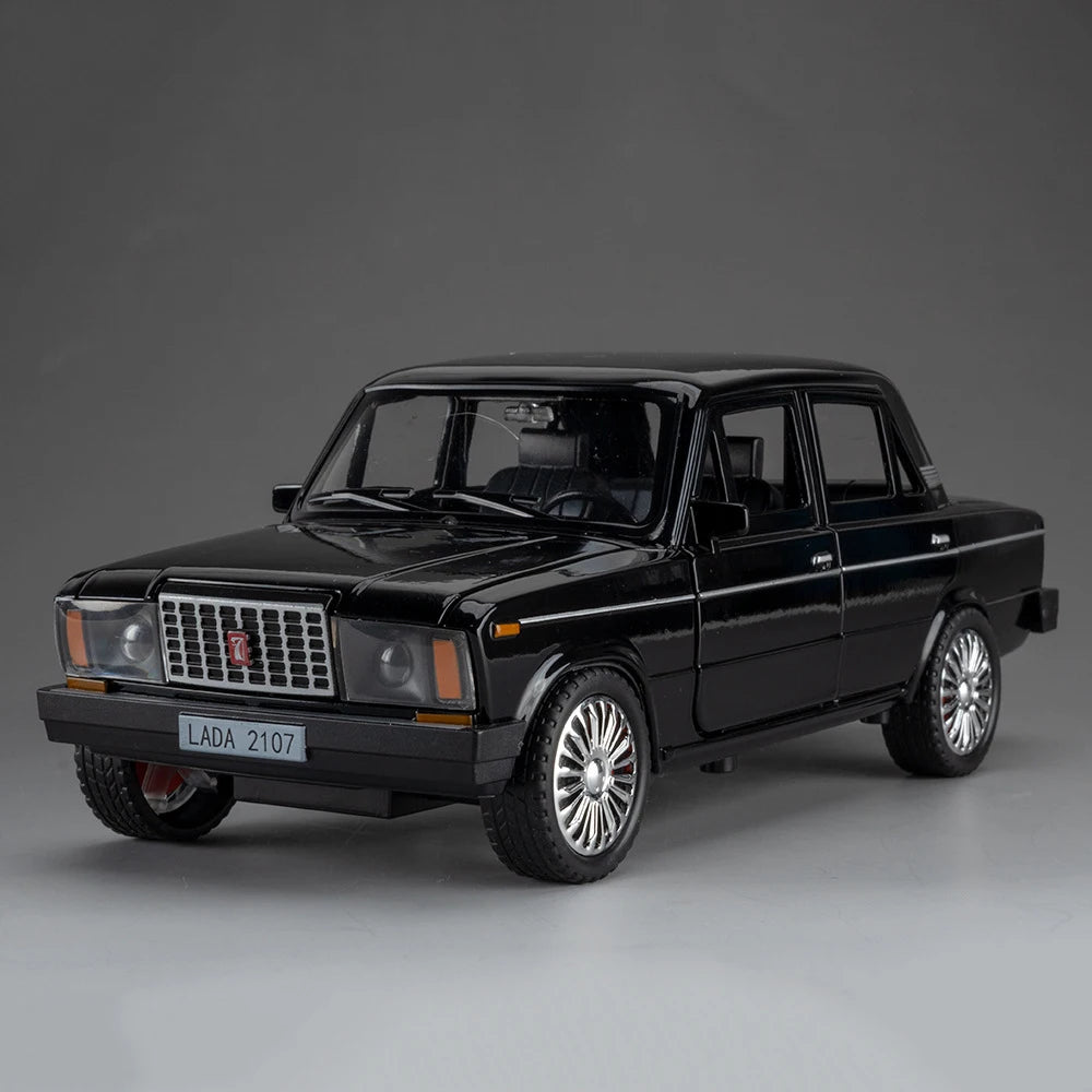 1:18 Russia LADA 2107 NIVA Alloy Diecast Models Toy Car 6 Doors Opened Sound Light Pull Back Vehice Collect Gift Children's Toys
