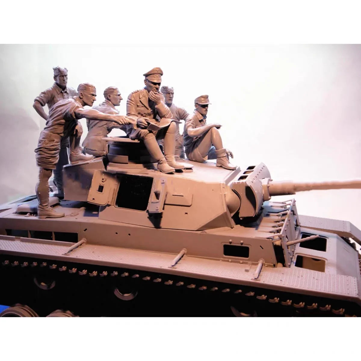 High Quality 1:16 Cast Resin Model Tank Soldier and Commander 6-person Suit Unpainted