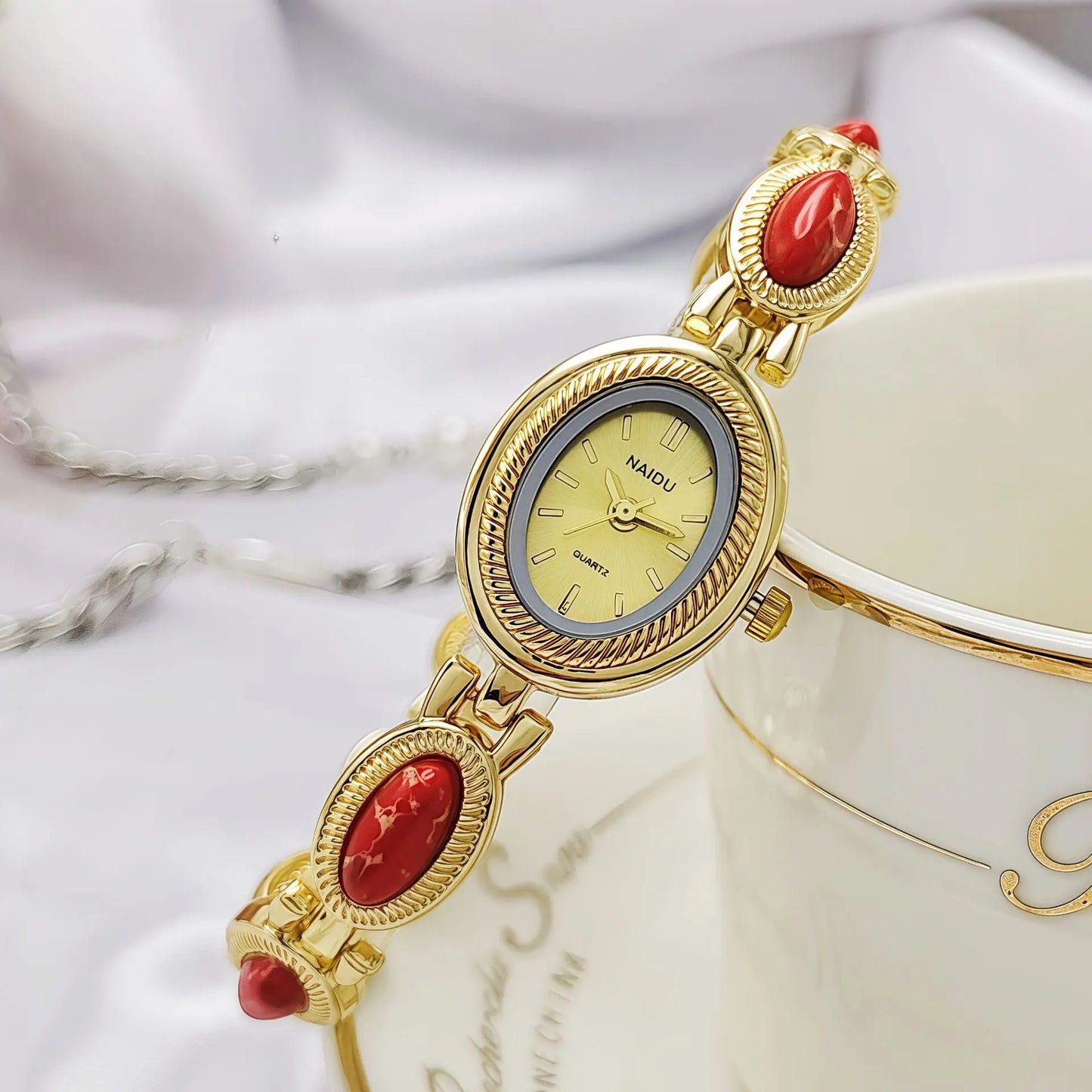 2025 Top Brand Luxury Oval Gold Women Watches Ladies Wrist Watches Bracelet Golden Female Clock Gift for Girlfriend Dropshipping