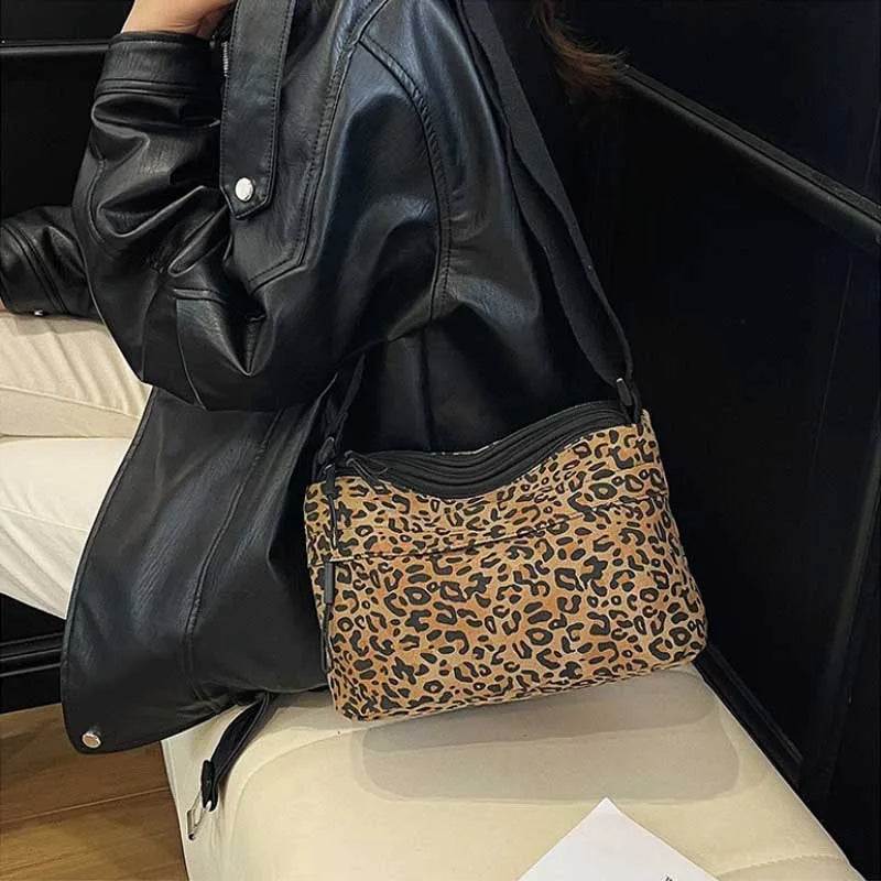 Small Niche Design Retro Leopard Print Autumn and Winter New Large Capacity Commuter Bag Crossbody Single Shoulder Exquisite