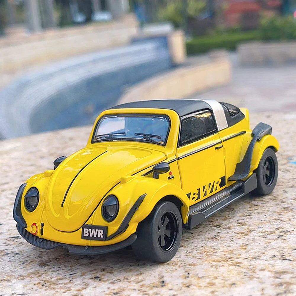 1:32 Beetle Santana Alloy Diecast Models Toys Car Doors Opened Rubber Tires Pull Back Shock Absorption Vehices Desktop Ornaments