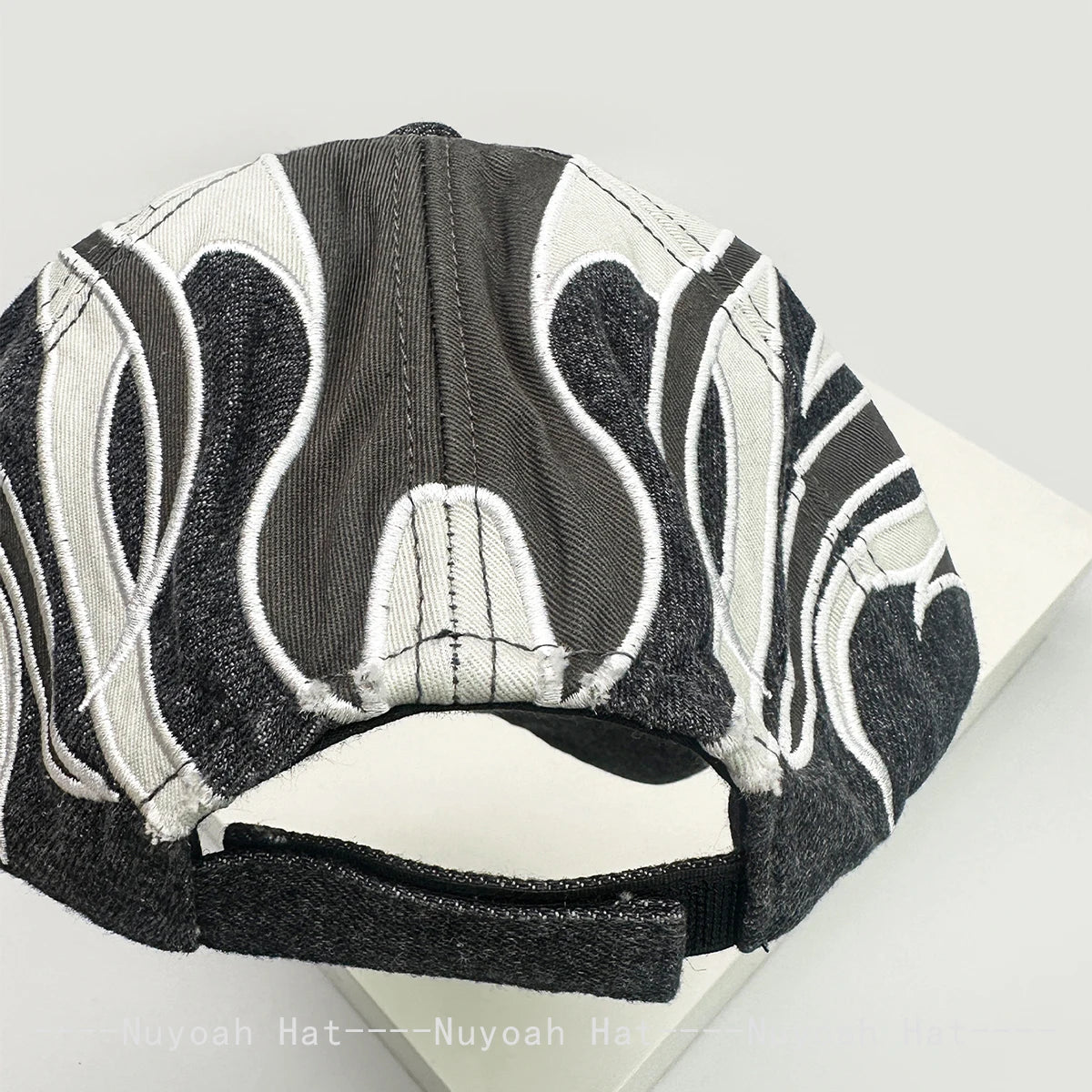 New Unisex Hip Hop Letter Flame Flag Baseball Hats Sunshade Personal Versatile Color Block Peaked Caps Niche Fashion Retro ins