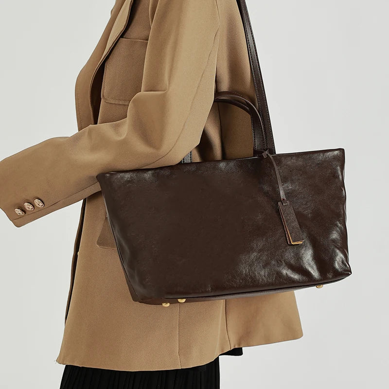 Women's Oil Wax Cowhide Genuine Leather Bag Lady Fashion Real Cowhide Bag Female Luxury Design High Capacity Commuting Handbag