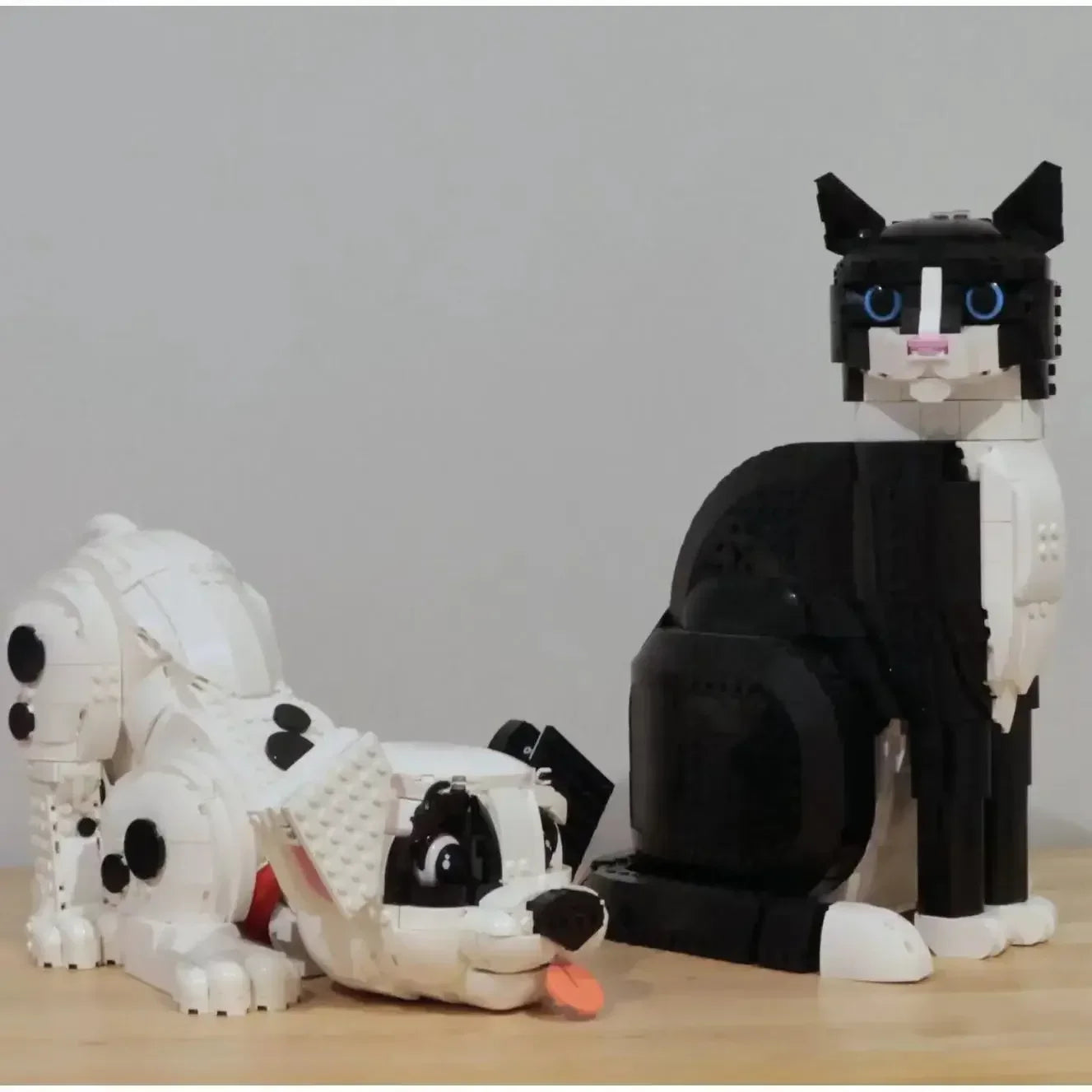 MINISO DINISEY Animal 43269 43247 21349 pieces for Dog Cat Lion Building Blocks