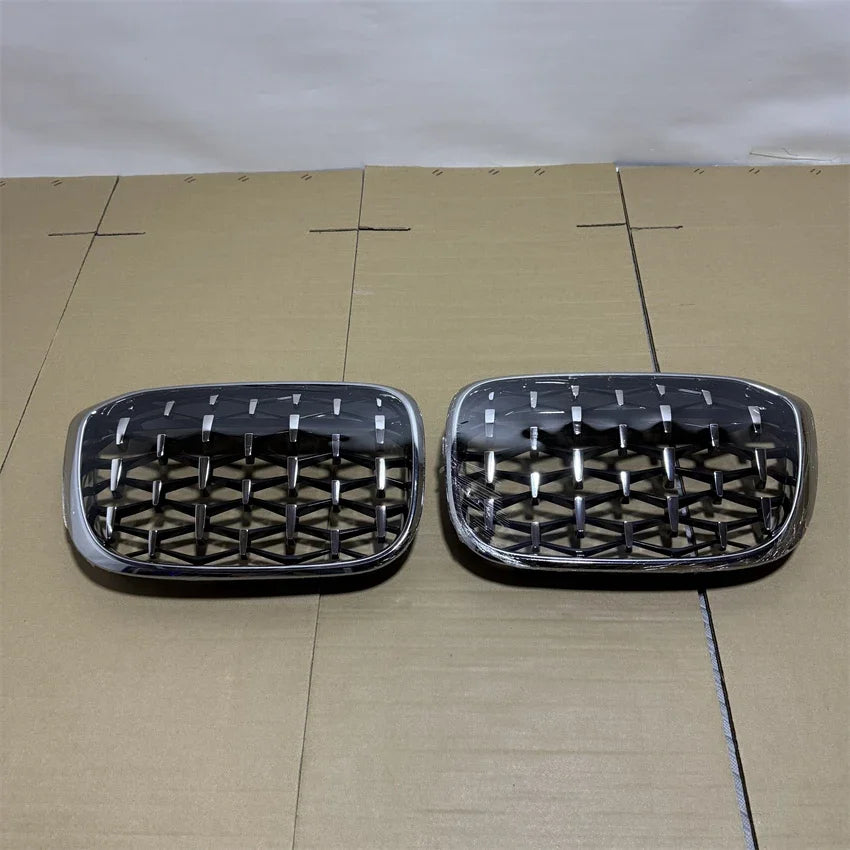 2Pcs Silver and Black Diamond Style Grills Replacement Grille For BMW X3 X4 G01 G02 G08 2017-2021 Car Front Bumper Grill Kits