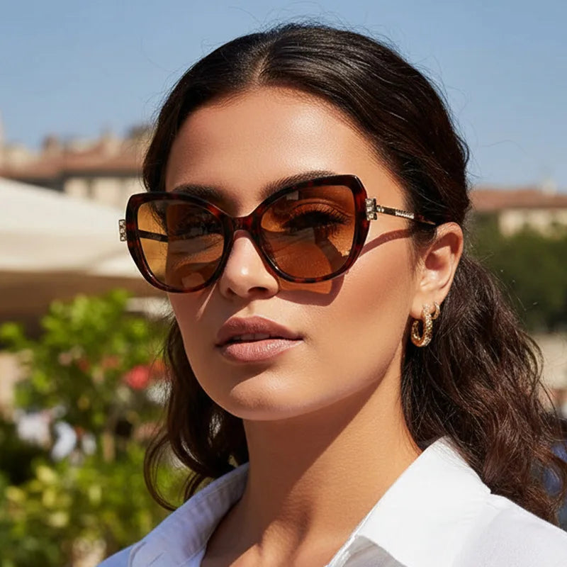 JNPCXI New Cat Eye Sunglasses for Women Luxury Diamond Temple Designer Ins Hot Popular Fashion Shades Female UV400 Glasses