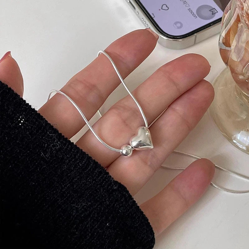 Sweet Simple Tiny Heart Shaped Necklace for Women Fashion Elegant Temperament Clavicle Chain Choker Jewelry Valentine's Day Gift