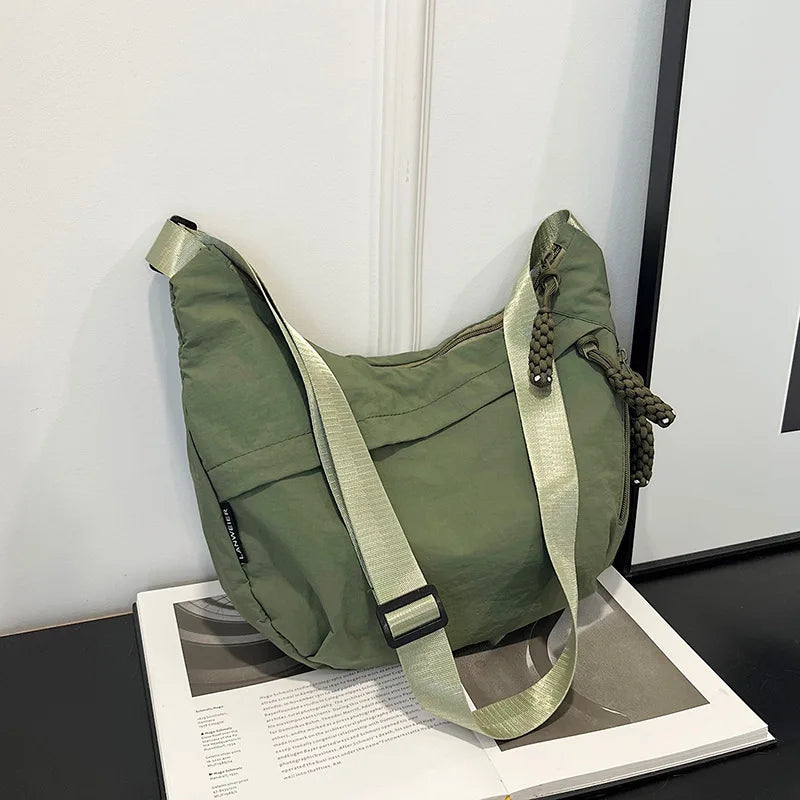 Casual Nylon Dumpling aped Crossbody Bag Women's Large Capaci oulder Bag 2026 Autumn Season Zipper Closure Faionable Handbags