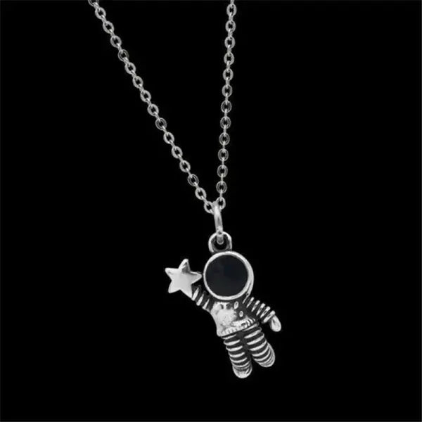 Spaceman Magnetic Heart Pendant Necklace Astronaut Star Creative Couple Necklaces For Women Men Friendship Jewelry Lovers Gift
