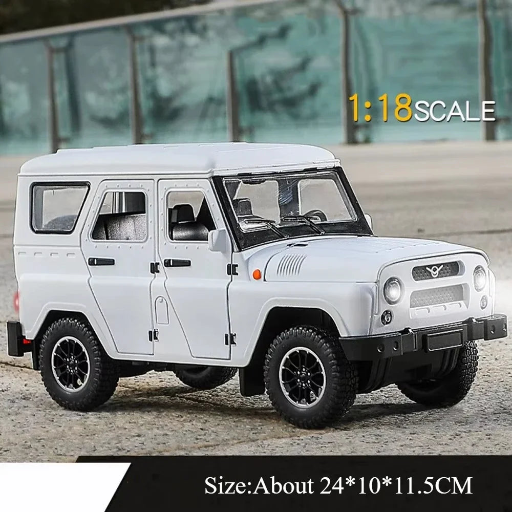 1:18 Russia Alloy UAZ Traveler Hunter Diecast Model Toys Car Spund Light Pull Back 6 Doors Opened Vehices Boy Kids Gift Ornament