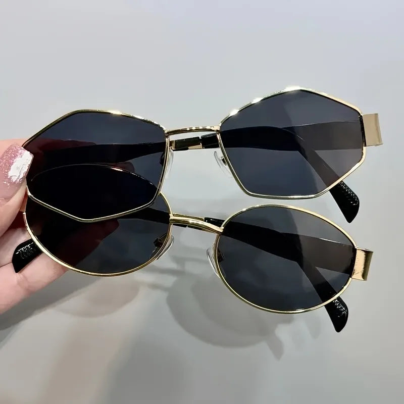 Two Different Styles for Everyday Commuting And Casual Outings Easily Interchangeable