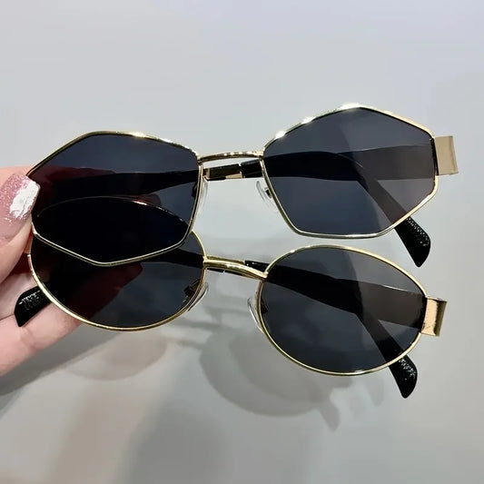 Two Different Styles for Everyday Commuting And Casual Outings Easily Interchangeable