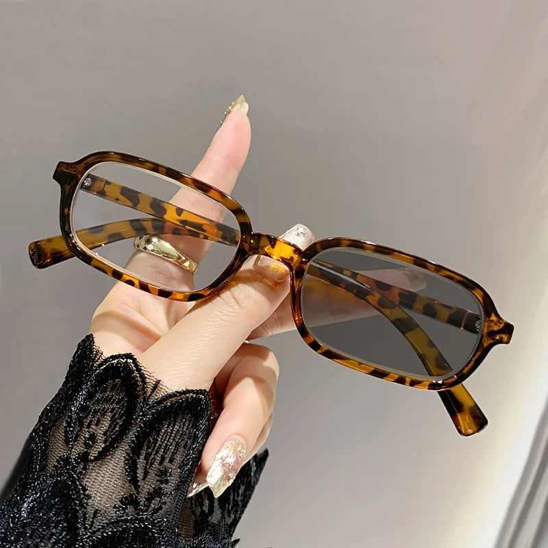 1pc Vintage Square PC Frame Glasses with Photochromic Lenses for Man & WomanFashion Eyewear Photo Pops Perfect for Parties