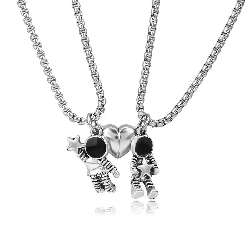 Spaceman Magnetic Heart Pendant Necklace Astronaut Star Creative Couple Necklaces For Women Men Friendship Jewelry Lovers Gift