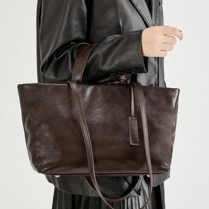 Women's Oil Wax Cowhide Genuine Leather Bag Lady Fashion Real Cowhide Bag Female Luxury Design High Capacity Commuting Handbag