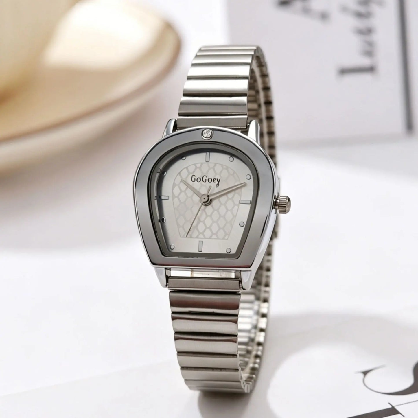 High-Quality Carefully Selected Women Watch French Style Exquisite Golden Arch Design Watches Elegant Ladies Clock Montre Femme