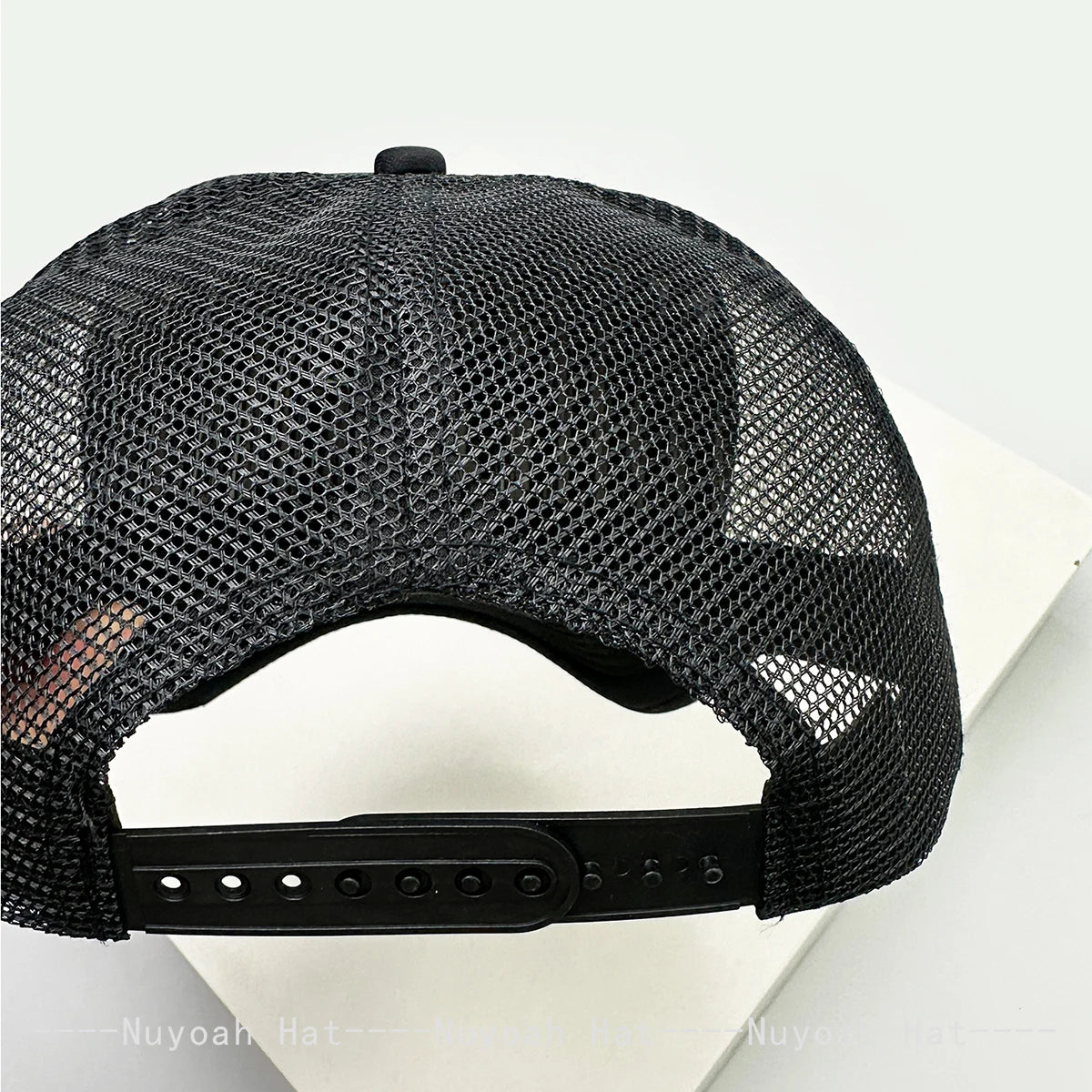 New Unisex Cartoon Character Graffiti Printed Letter Baseball Hats Sunshade Color Block Breathable Trucker Caps Versatile Mesh