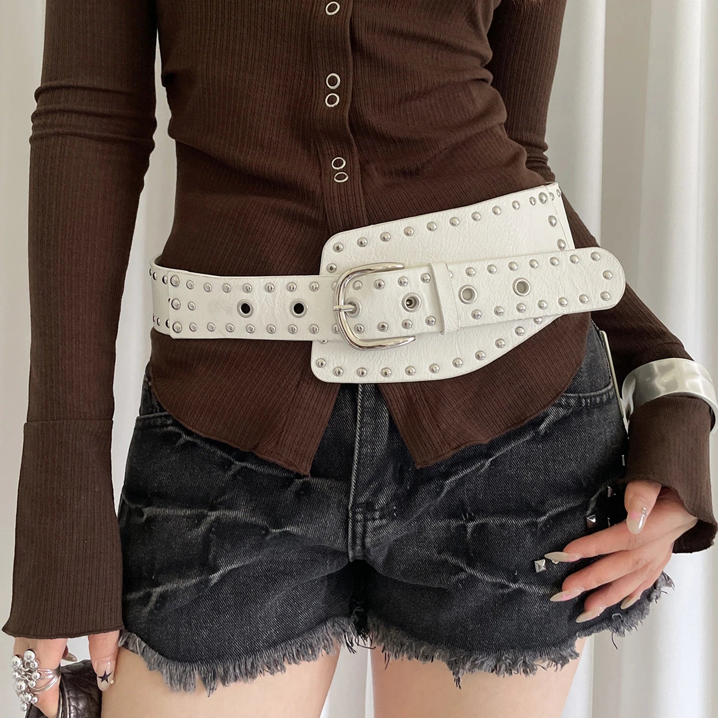 Retro Punk Style Rivet Wide Belt For Women With A Unique Design Sense Sexy Waist Belt To Match Skirts Jeans And Belts
