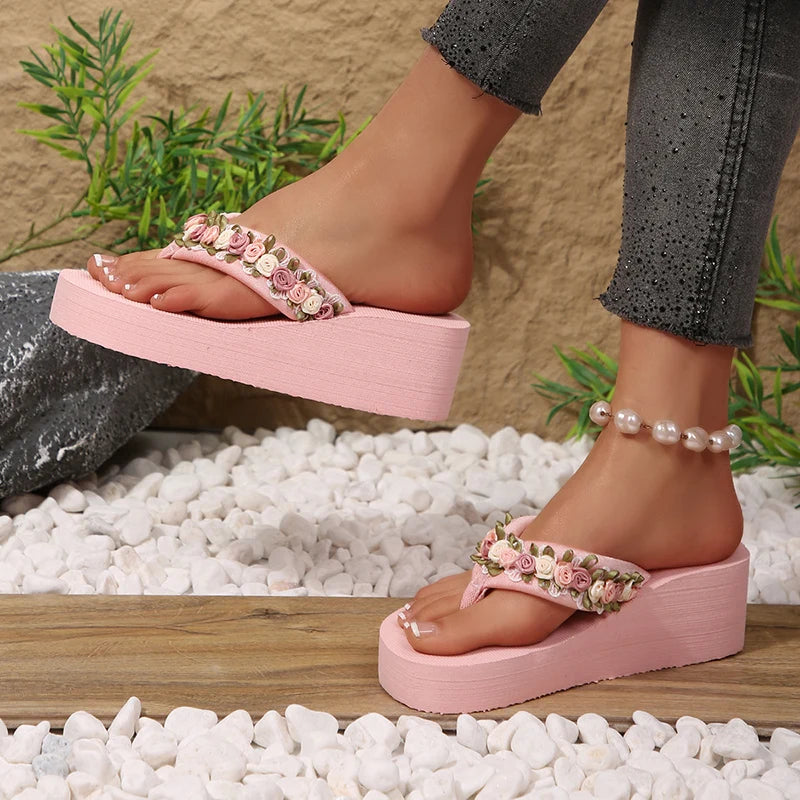 Fashion Flower Decor Wedge Flip Flops Women 2026 Summer Lightweight Platform Slippers Woman Chic Pink Thick Sole Beach Sandles