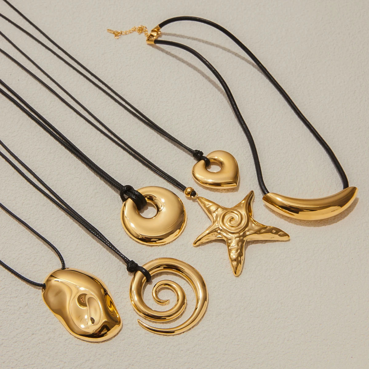 Uworld Fashion Trend 18k Gold Color Plated Stainless Steel Oversized Hammer Pattern Pendant Black Wax Rope Necklace Women's Acce
