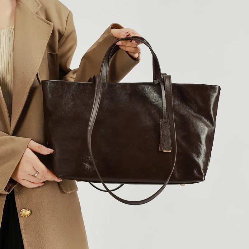 Women's Oil Wax Cowhide Genuine Leather Bag Lady Fashion Real Cowhide Bag Female Luxury Design High Capacity Commuting Handbag